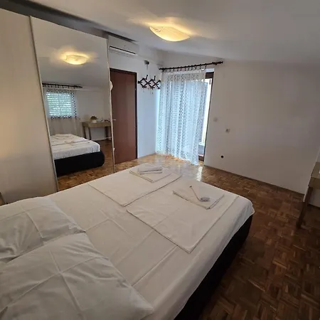 Casa Delle Rose Feriehus Ližnjan